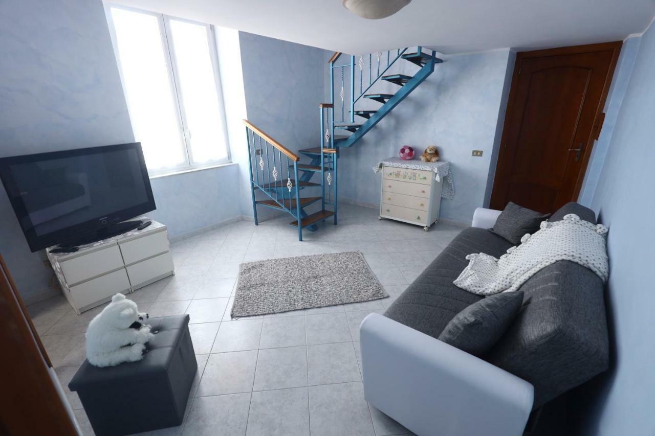 شقة Laura House نابولي المظهر الخارجي الصورة