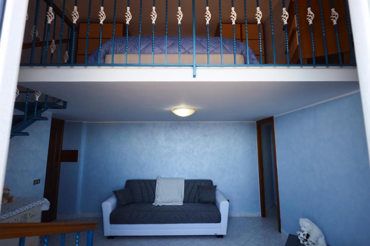 شقة Laura House نابولي المظهر الخارجي الصورة